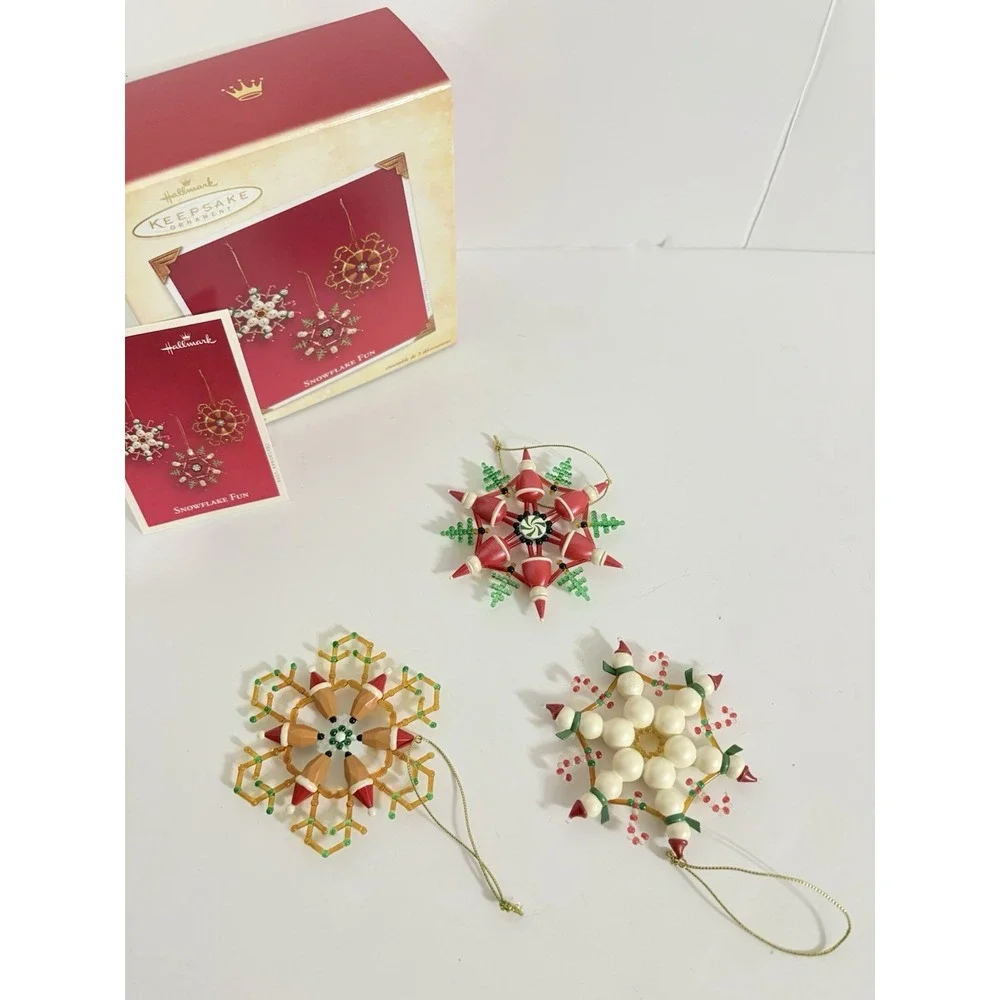 Hallmark Keepsake 2004 Snowflake Fun‎ New Hallmark Set of 3 Beaded Ornaments